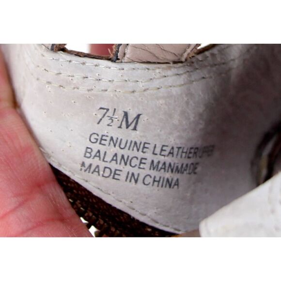 HINGE BEIGE GENUINE LEATHER STRAPPY MED HIGH HEEL BOOTIES BOOTS SHOES 7.5M - Picture 10 of 10